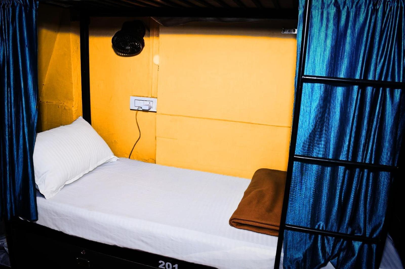 New Dormitory Afra Bombay Exterior foto