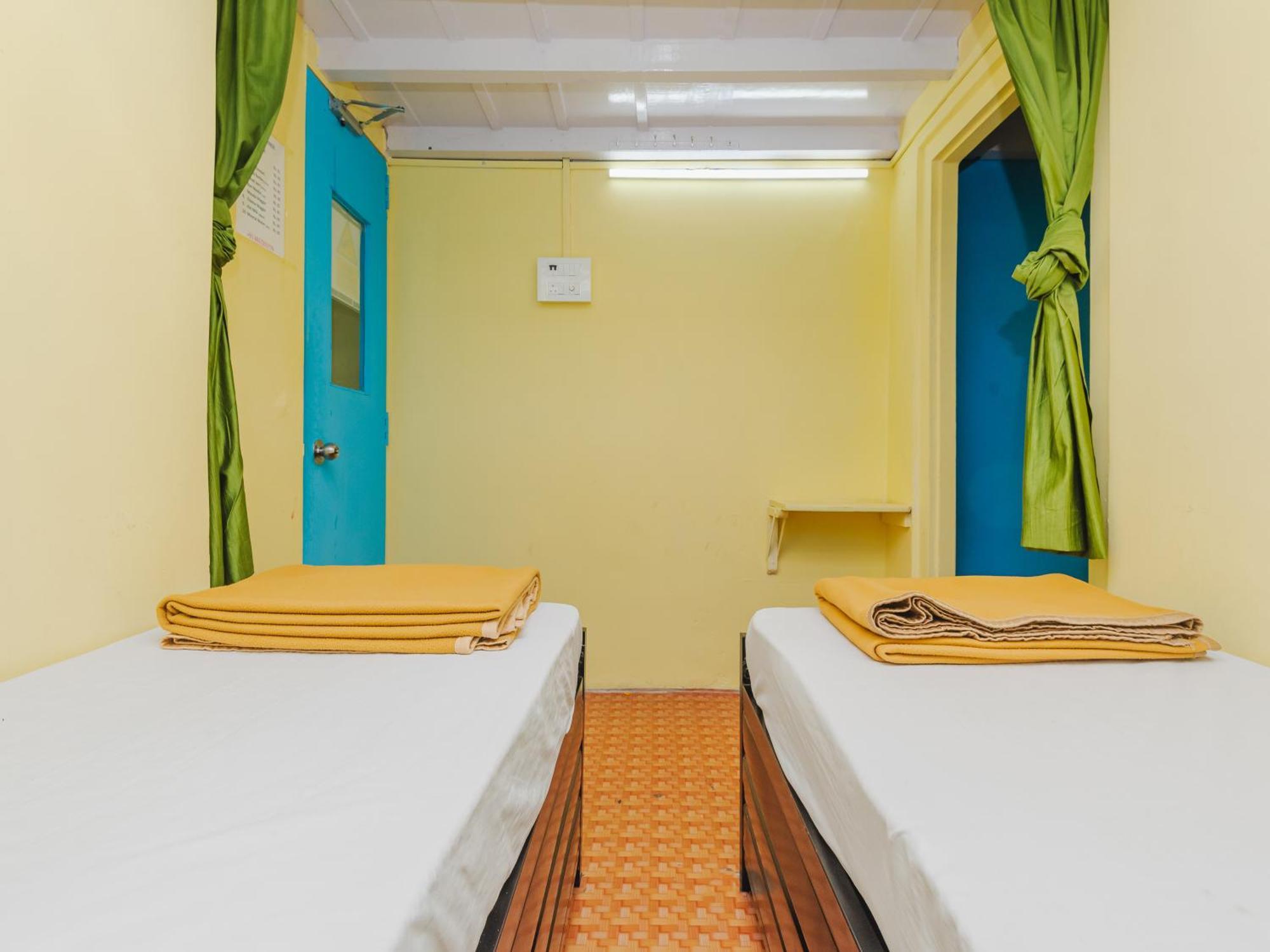 New Dormitory Afra Bombay Exterior foto
