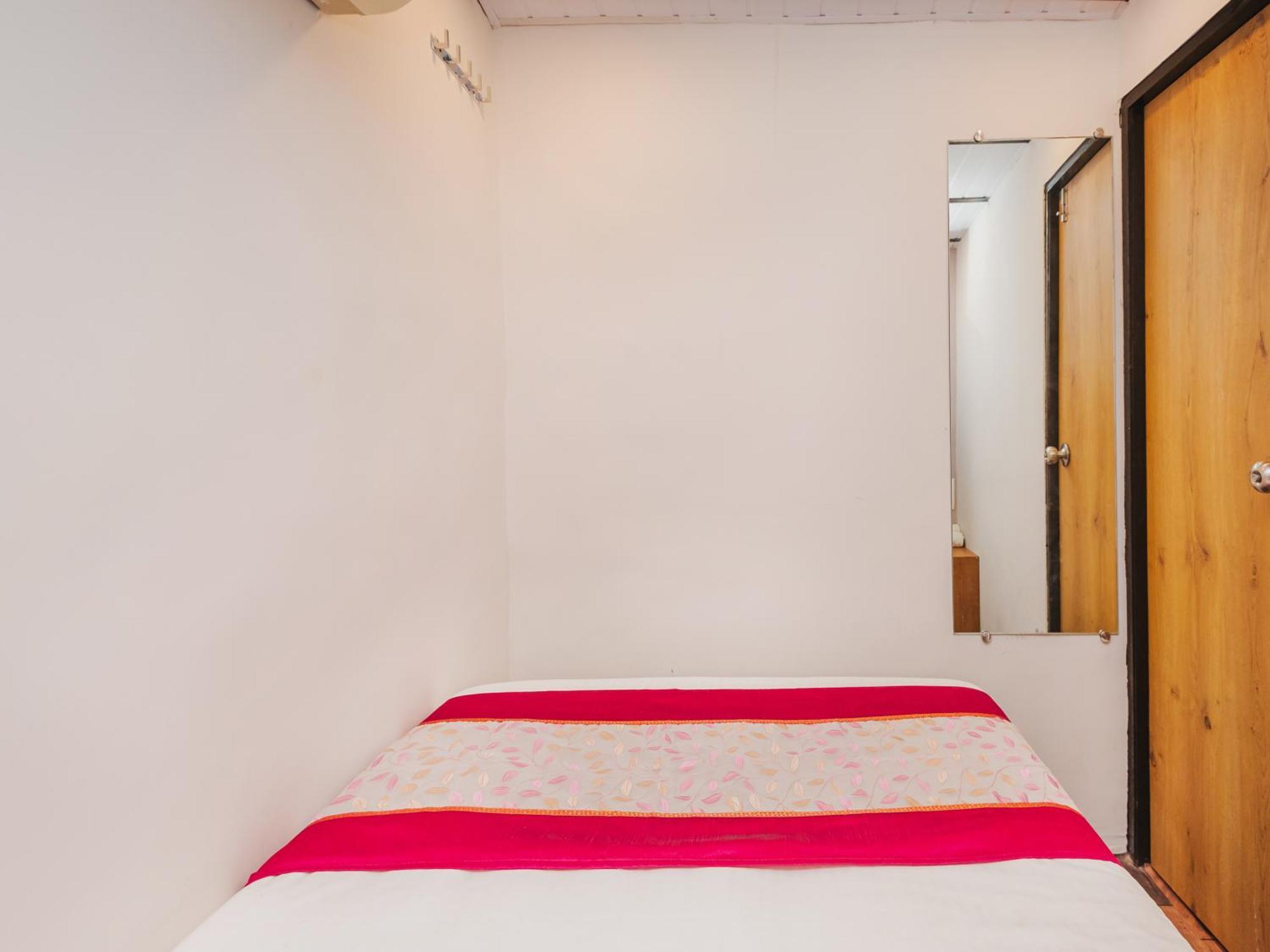 New Dormitory Afra Bombay Exterior foto