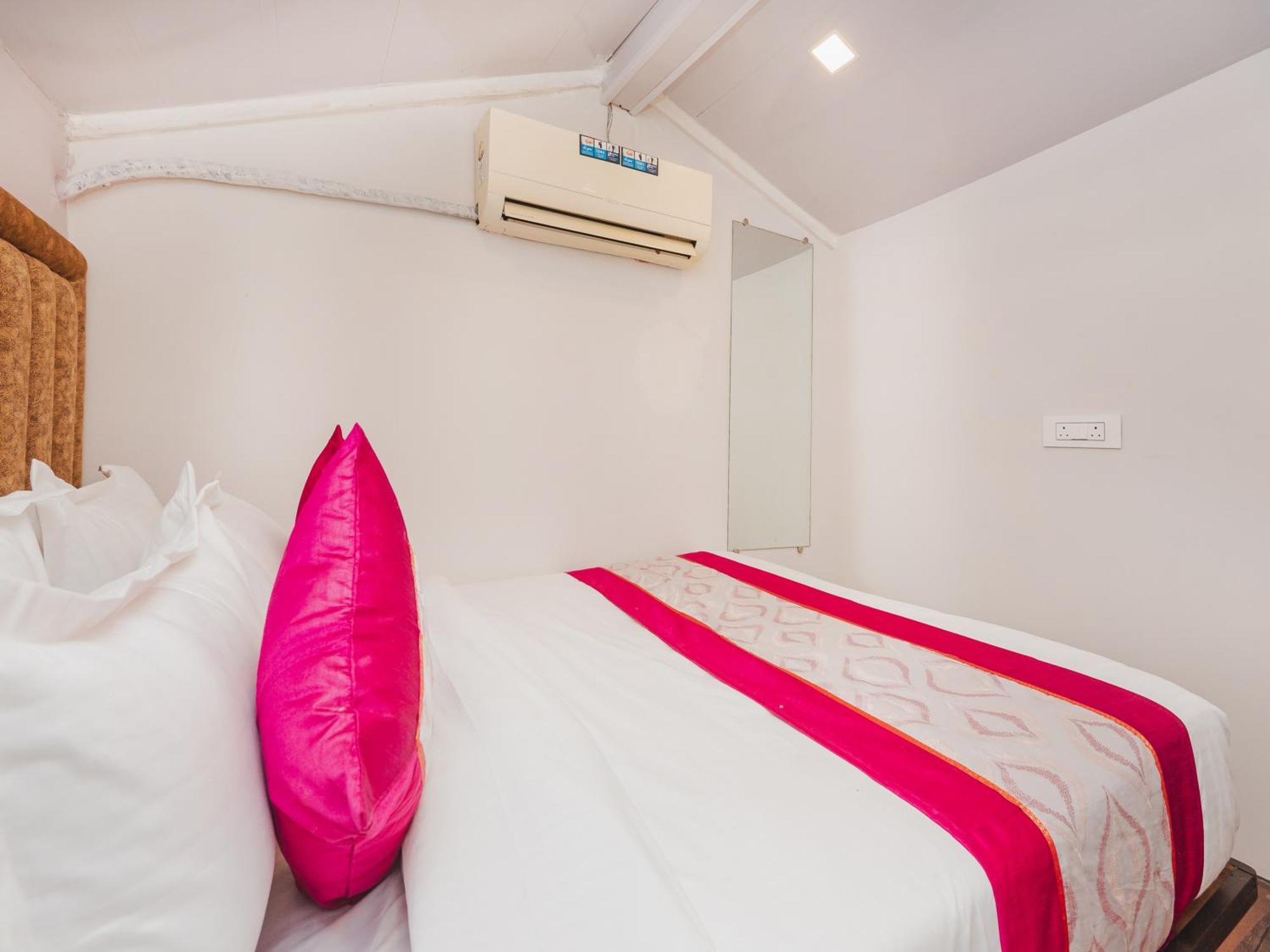 New Dormitory Afra Bombay Exterior foto