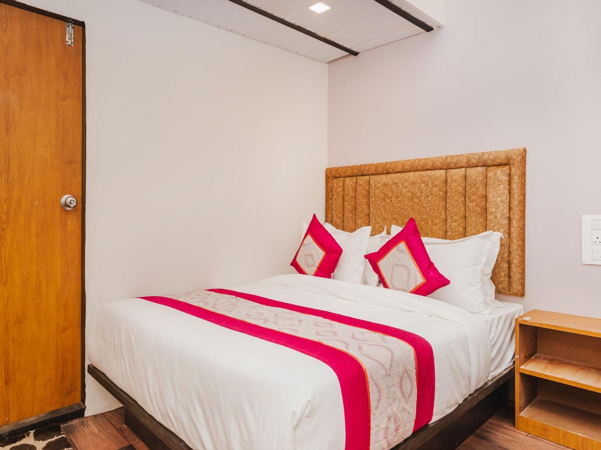 New Dormitory Afra Bombay Exterior foto