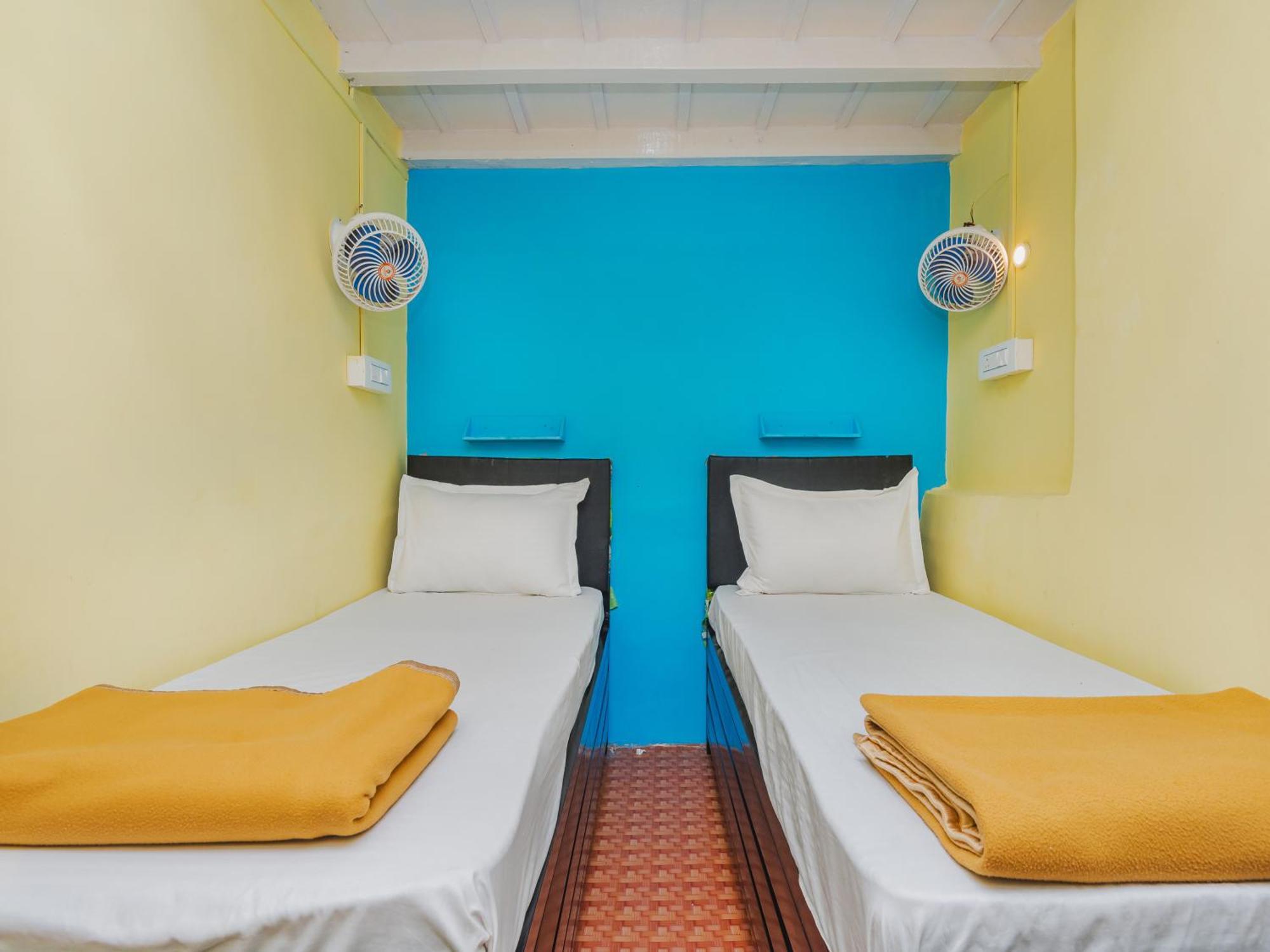 New Dormitory Afra Bombay Exterior foto